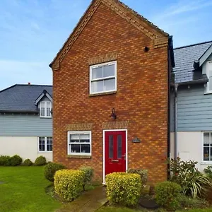 https://sunrise-cottage-with-on-site-swimming-and-sauna.yorkshirehotels.net